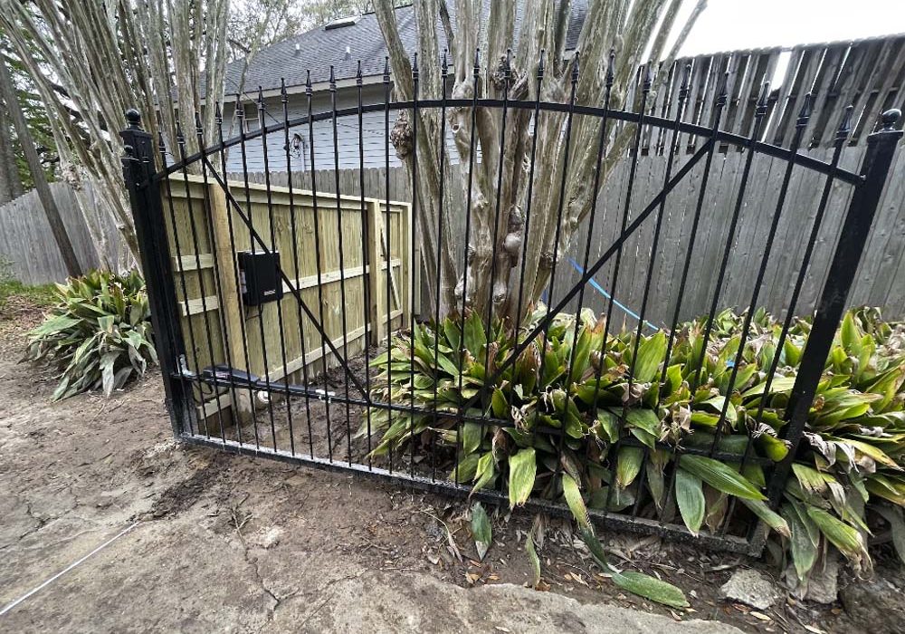Automated driveway gate providing secure property access in Baton Rouge, LA