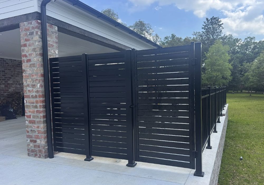 Low-maintenance aluminum fence enhancing property appearance in Baton Rouge