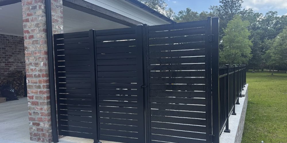 Low-maintenance aluminum fence enhancing property appearance in Baton Rouge