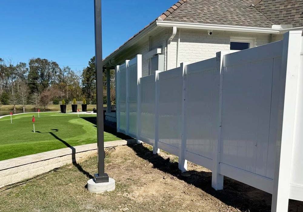 Professional vinyl fence installation for a Baton Rouge home