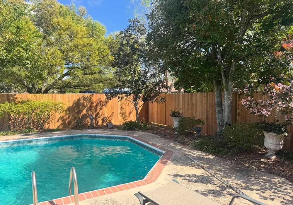 Wood fence contractor Baton Rouge, LA