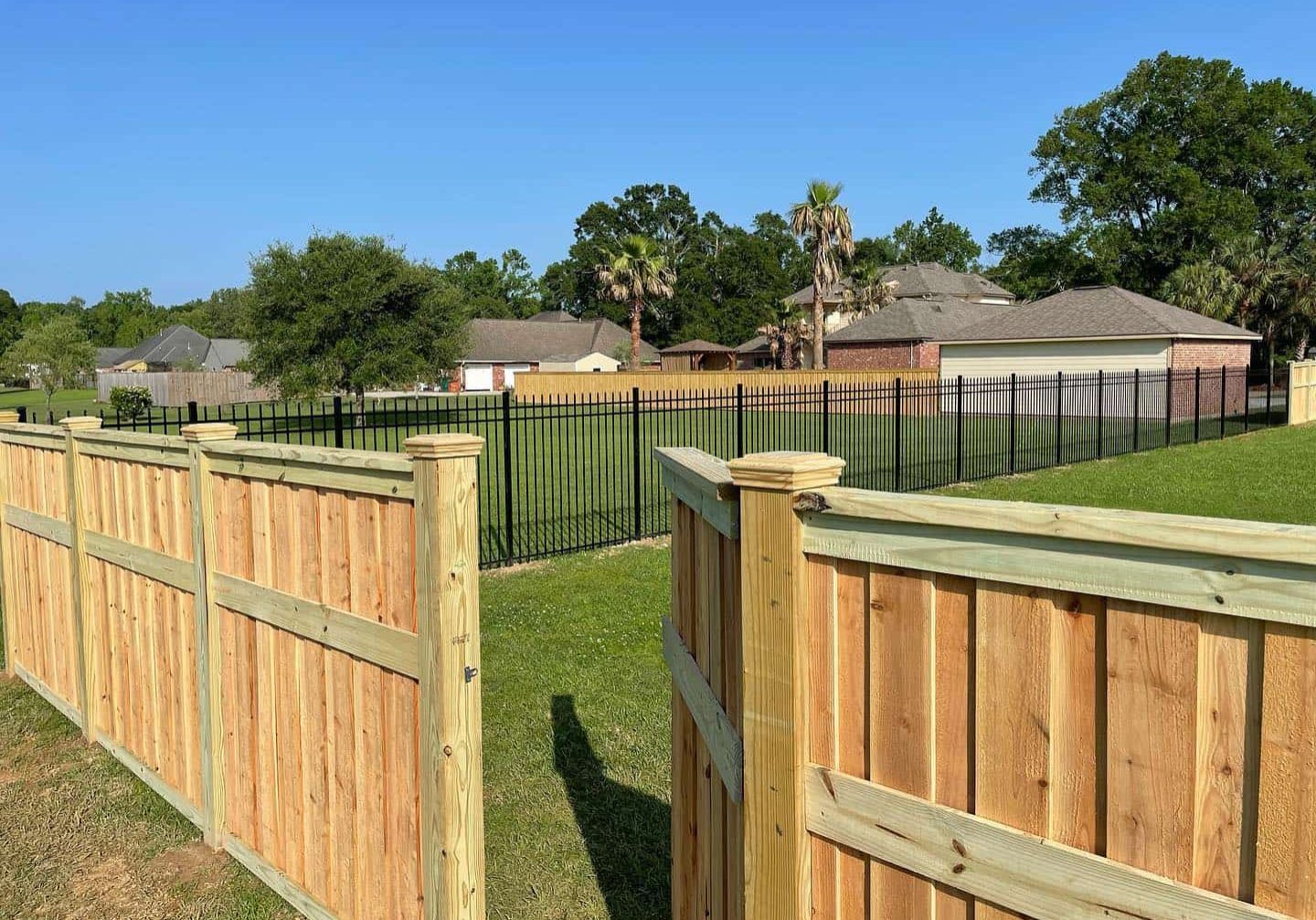 Custom fence contractor Baton Rouge, LA