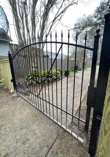 Driveway fences
