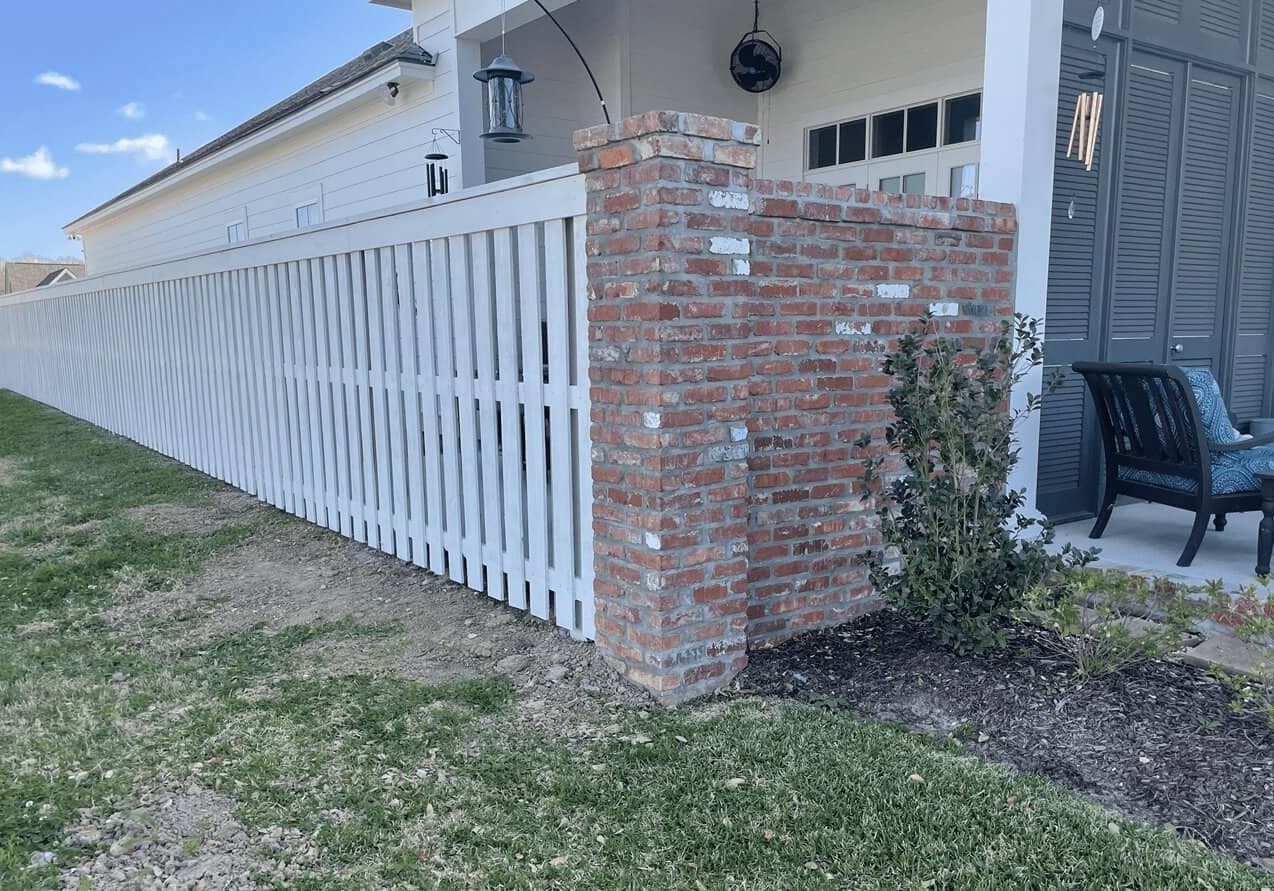 Masonry and wood fence near Baton Rouge, LA